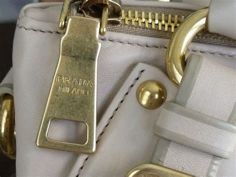 prada myz8ame05co001|Prada zippers.